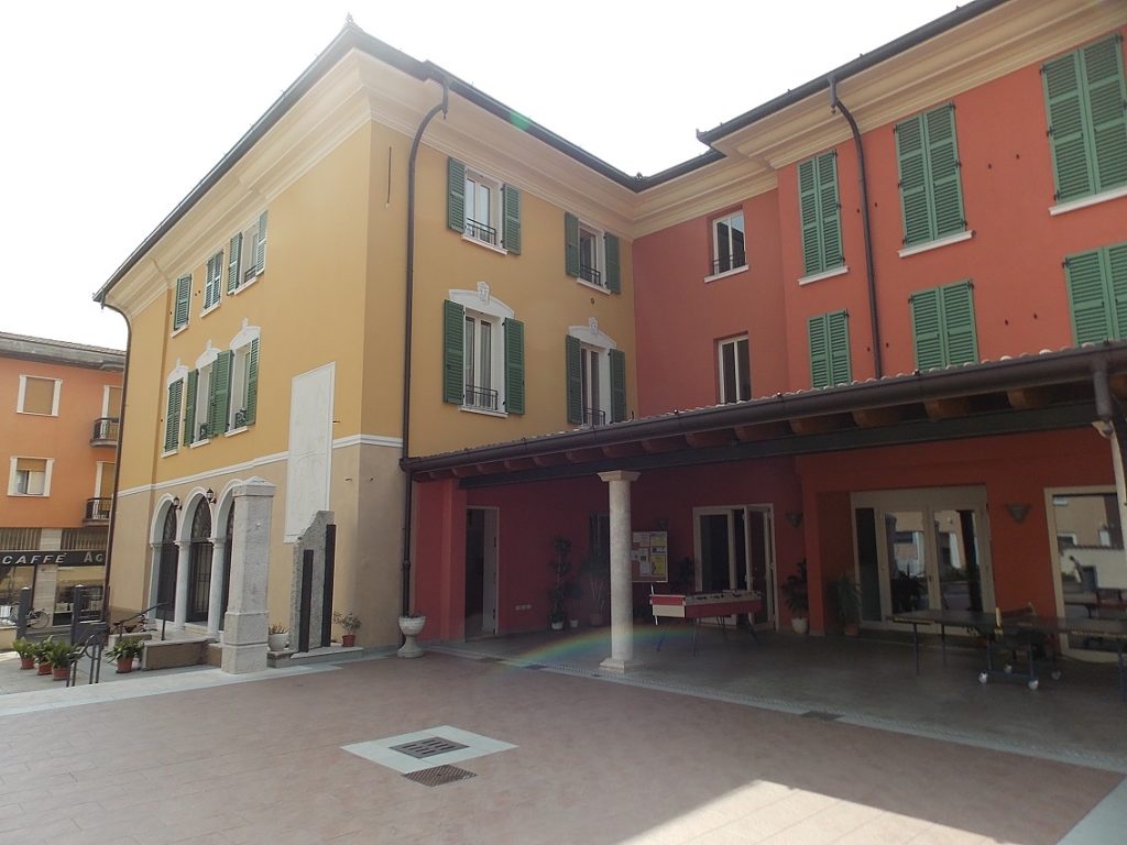 Macchina da cucire Barbieri Fratelli in azione